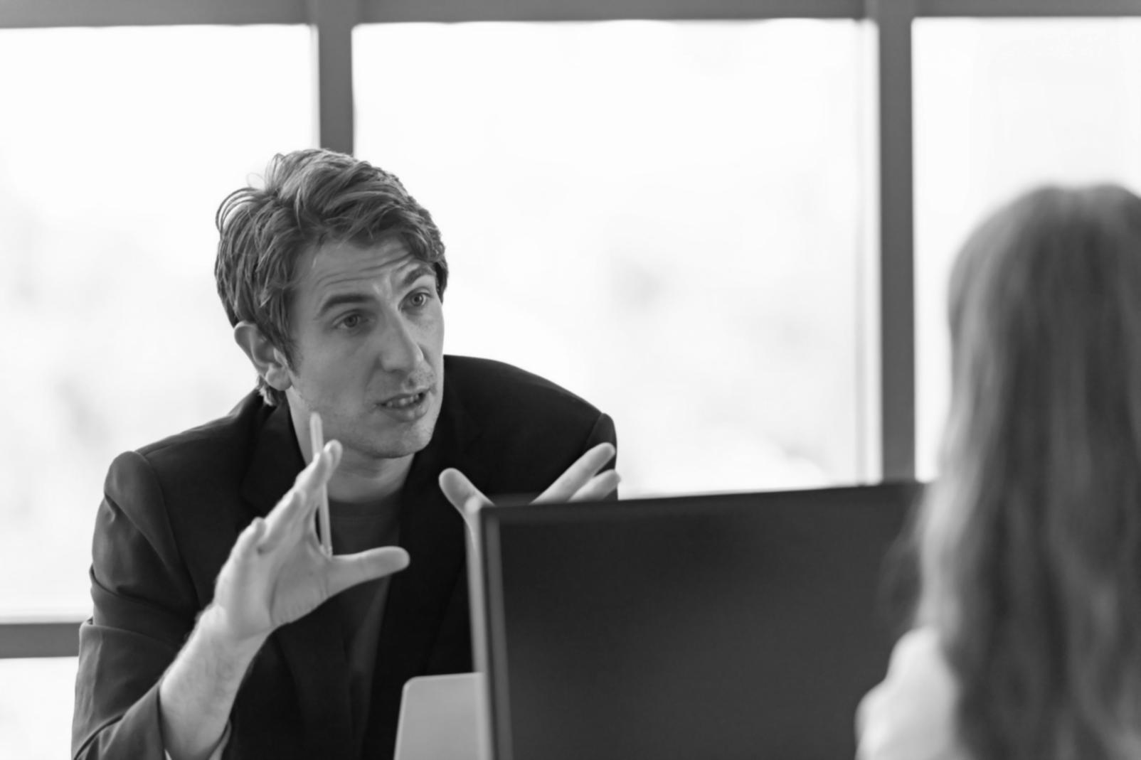 Professioneller Remote Learning Arbeitsplatz mit optimierter technischer Ausstattung